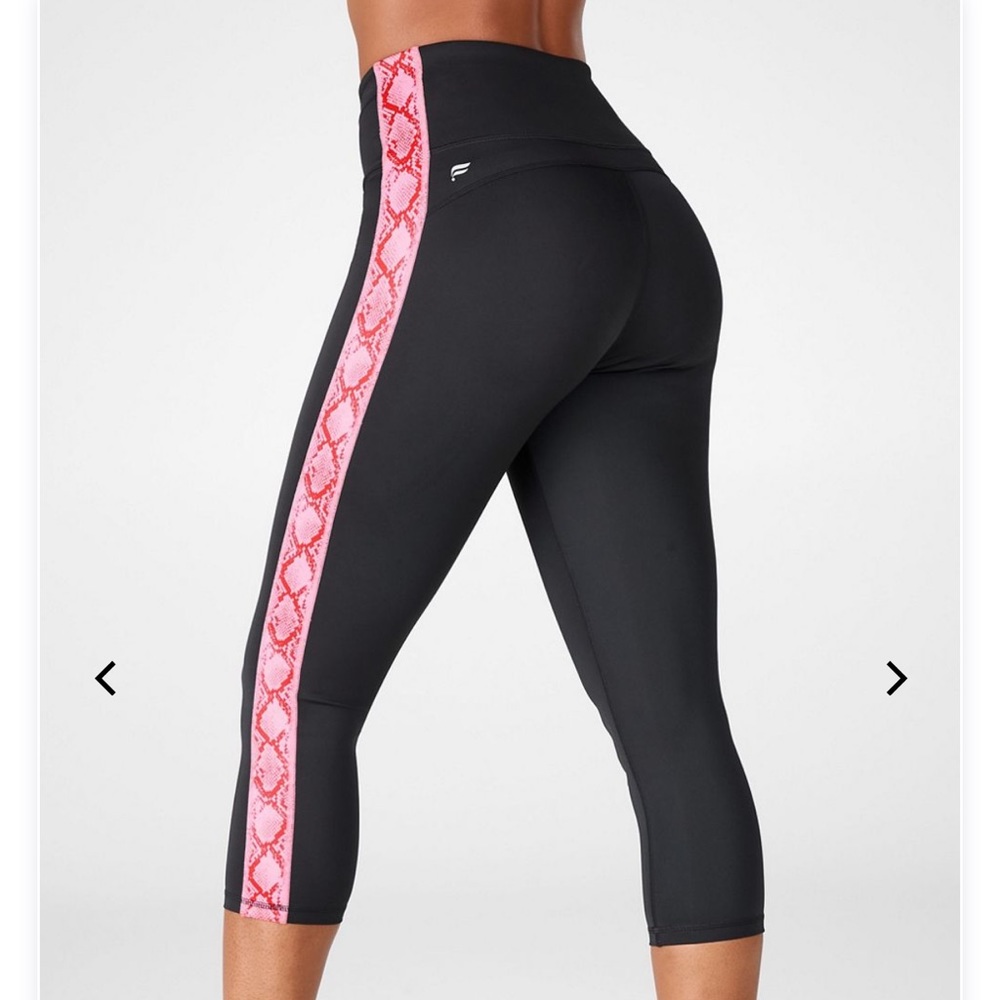 Fabletics ultra cool crop size: small BNWT PINK
